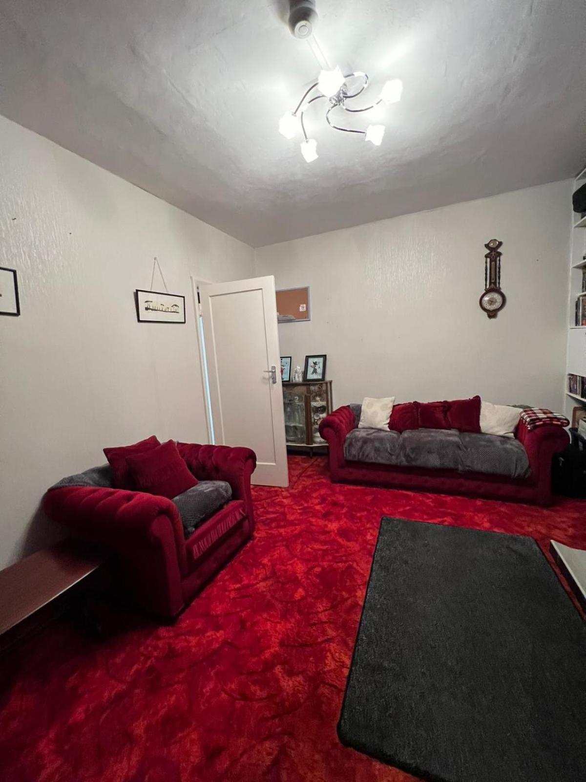 Apartment Newtons