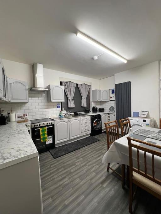 Newtons Apartment