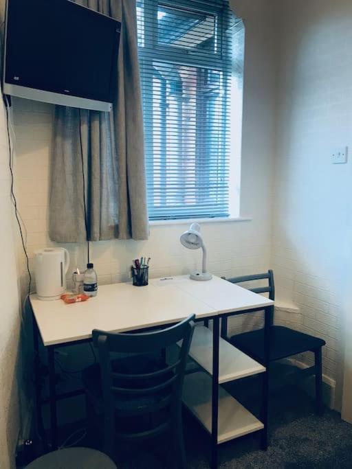 Apartment Newtons