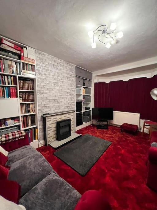 Newtons Apartment