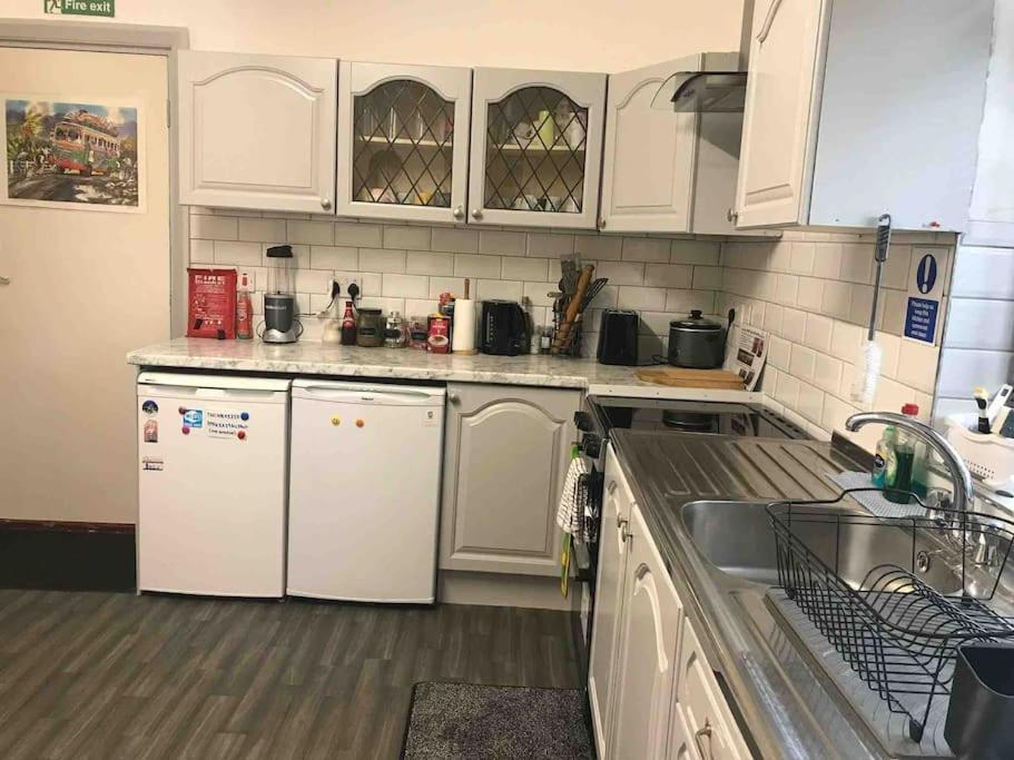 Apartment Newtons