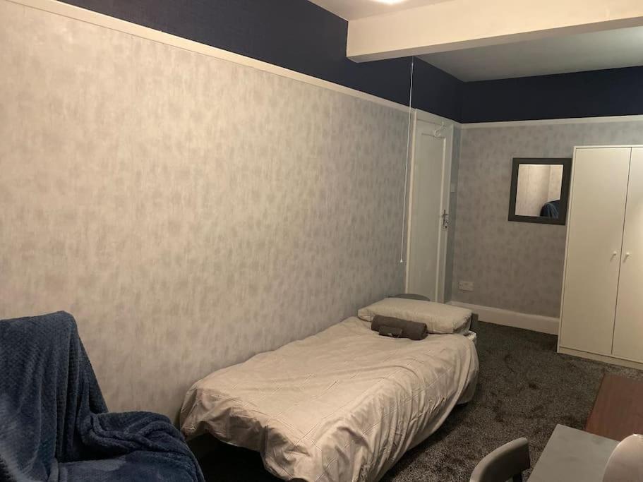 Newtons Apartment *